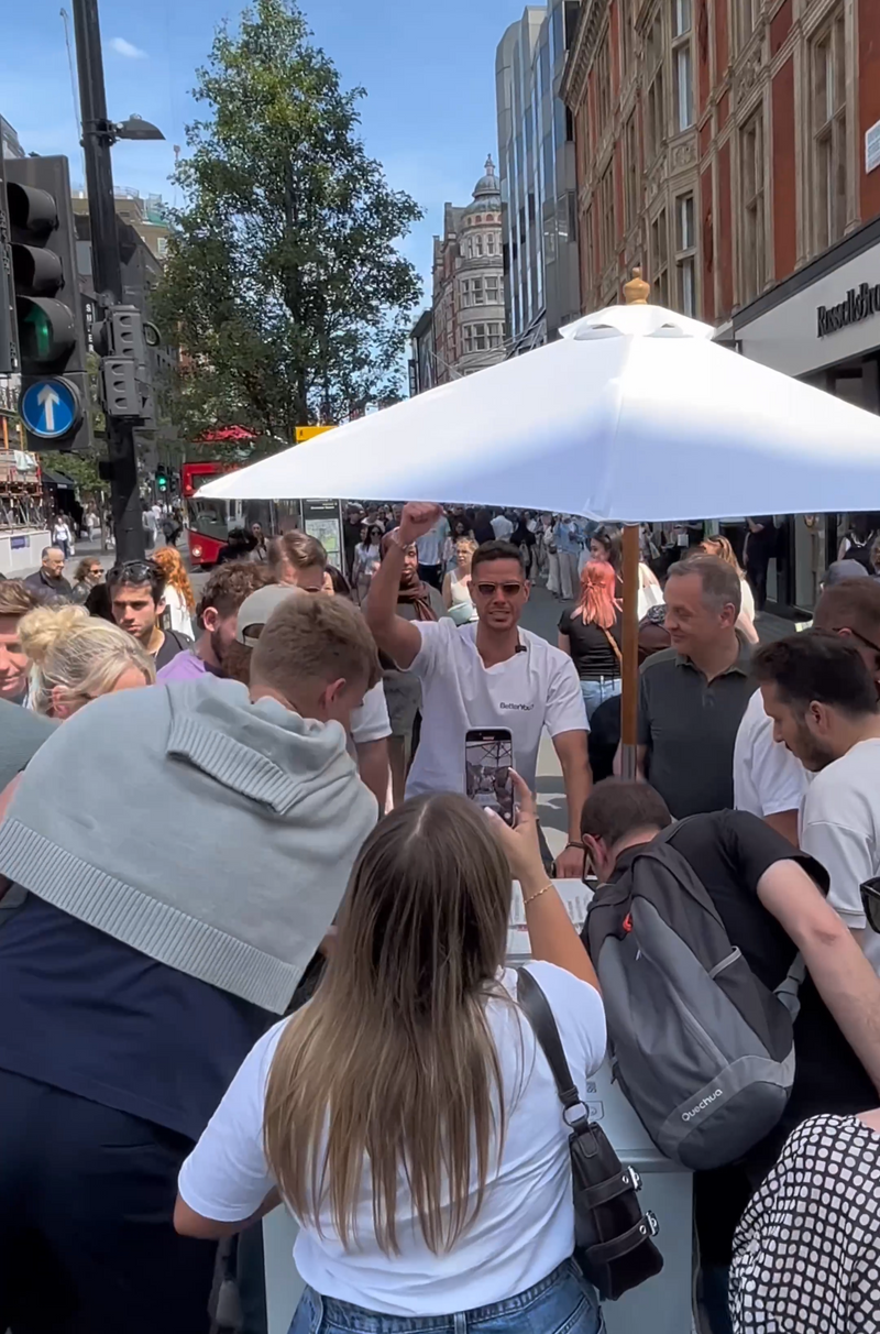 London loves Magnesium Water